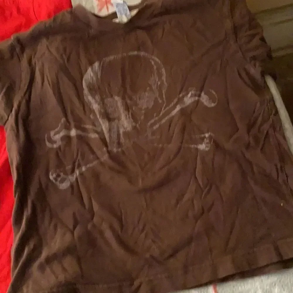 Lot of 2 boy’s t shirts sz. 6-7